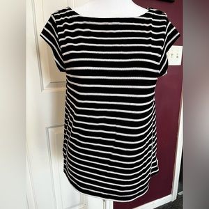 Ann Taylor Loft Black and White Short Sleeve Tee, Cut out in Back Size Small